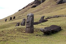 Moai selection at Easter Island quarry