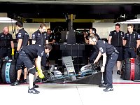 Mercedes pit stop practice