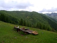 Meteoroid rest bench