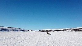 Wide trails on lake to Mollisjok