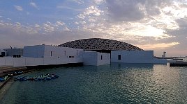 Louvre Abu Dhabi and kayaks