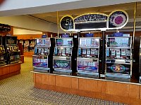 QE2 gambling machines