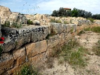 Hexamilion wall