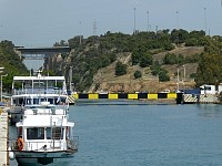 Isthmus diving bridge