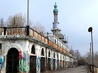 Consonno main building