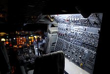 747 Cockpit