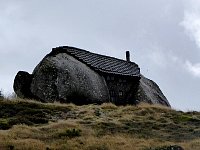 Casa do Penedo