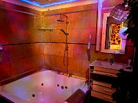 Art Hotel whirlpool