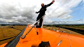 Hands free wind walking