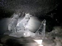 Wolves ice sculptures at Klein Matterhorn