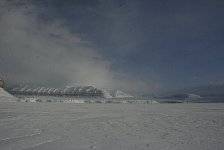 Blue skies over Tunabreen