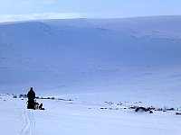 Final kilometers to Lomtjaernstugan off trail