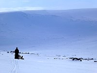 Final kilometers to Lomtjaernstugan off trail