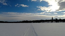 Snowmobile driving Oeverst-Jugtan