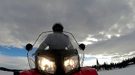 Snowmobile driving Oeverst-Jugtan