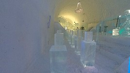 Clear ice blocks on work columns