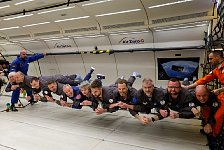 Group flight in zero gravity